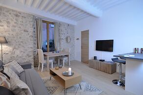 Picasso Apartments