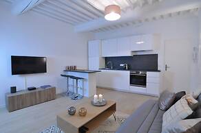 Picasso Apartments