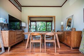Secluded Beachfront Villa Manis, 5br, Candidasa