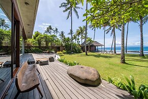 Secluded Beachfront Villa Manis, 5br, Candidasa