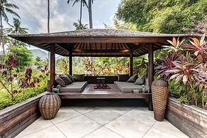 Secluded Beachfront Villa Manis, 5br, Candidasa