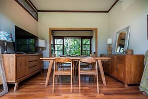 Secluded Beachfront Villa Manis, 5br, Candidasa