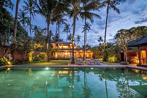 Secluded Beachfront Villa Manis, 5br, Candidasa