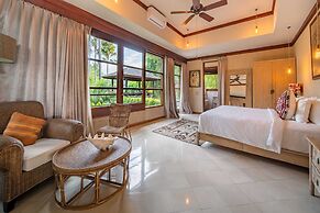 Secluded Beachfront Villa Manis, 5br, Candidasa
