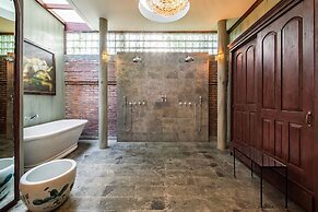 Secluded Beachfront Villa Manis, 5br, Candidasa