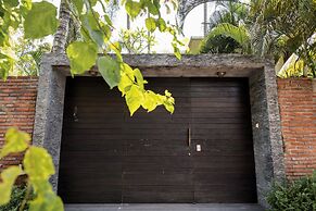 Secluded Beachfront Villa Manis, 5br, Candidasa
