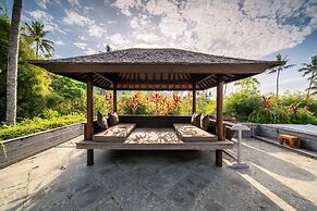 Secluded Beachfront Villa Manis, 5br, Candidasa