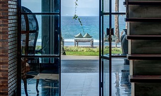 Secluded Beachfront Villa Manis, 5br, Candidasa