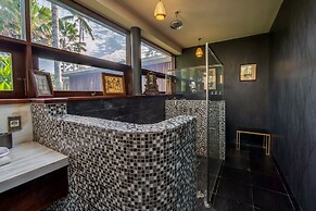Secluded Beachfront Villa Manis, 5br, Candidasa