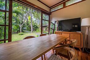 Secluded Beachfront Villa Manis, 5br, Candidasa