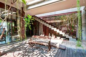 Secluded Beachfront Villa Manis, 5br, Candidasa