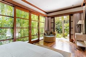 Secluded Beachfront Villa Manis, 5br, Candidasa