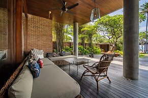 Secluded Beachfront Villa Manis, 5br, Candidasa