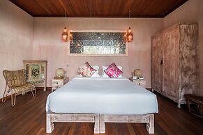 Secluded Beachfront Villa Manis, 5br, Candidasa