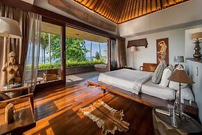 Secluded Beachfront Villa Manis, 5br, Candidasa
