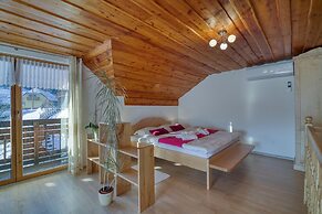 Pool & Wellness Chalet Sunshine