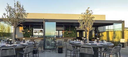 ONOMA Hotel