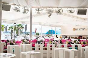 Hotel Amfibia Beach