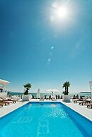 Hotel Amfibia Beach