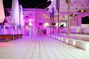 Hotel Amfibia Beach