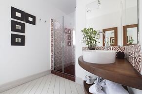 Exclusive Luxury Villa with Pool and Spa