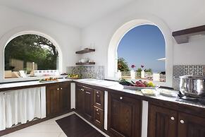 Exclusive Luxury Villa with Pool and Spa