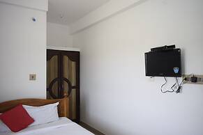 Haleemas Residency