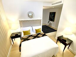 MONDRIAN Luxury Suites & Villas