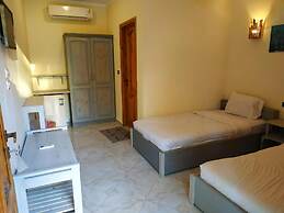 Happy Land Hotel