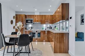 Two Bed Serviced Apt in Old Street