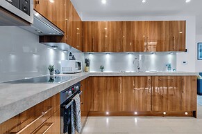 Two Bed Serviced Apt in Old Street