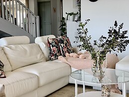 Stunning 6-bed Villa in Etoy