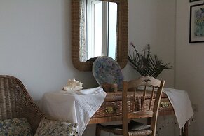 Alekos Beach Houses-Romance