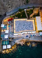 Beachfront Villa Sorrento & private sea access