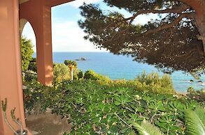 Charming Studio Apartments With Swimming Pool Near Pelekas Beach