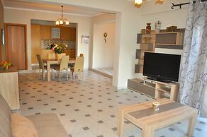 Luxury Apartment by the Pool - Pelekas Beach, Corfu
