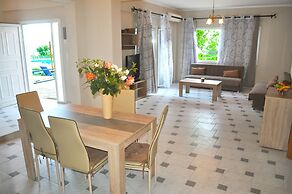 Luxury Apartment by the Pool - Pelekas Beach, Corfu