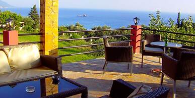 Luxury Apartment by the Pool - Pelekas Beach, Corfu
