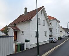 Bright And Central, 2-bedroom, Fully Equipped
