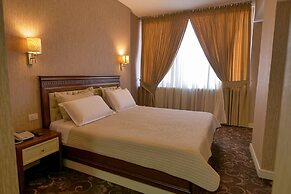 HOTEL ROZAFA