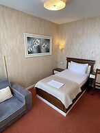 HOTEL ROZAFA