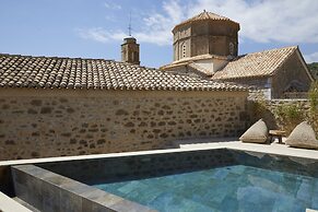 Villa with outdoor pool for 8 persons