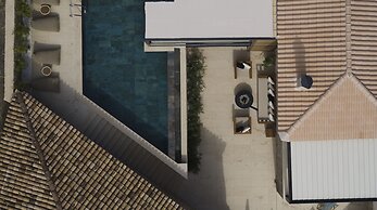Villa with outdoor pool for 8 persons