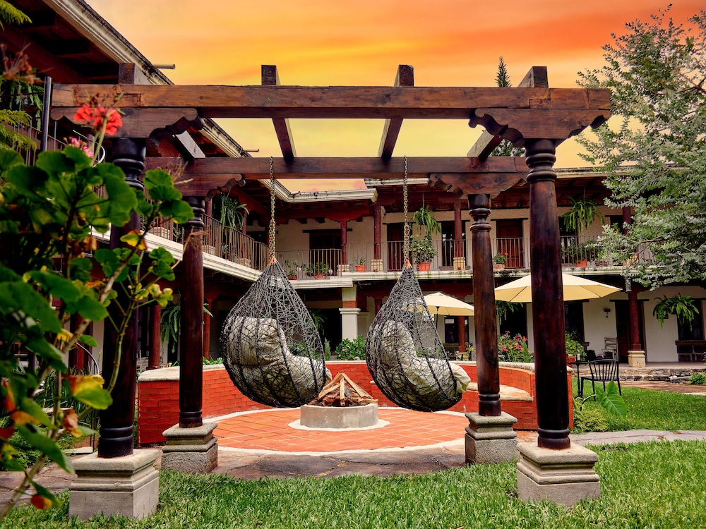 Hotel Cacique Real