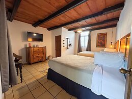 Hotel Cacique Real