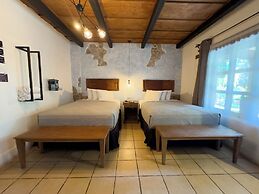 Hotel Cacique Real