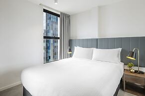 Brady Apartment Hotel Hardware Lane