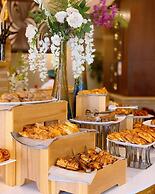 Violet Al Azizia Hotel