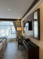 Violet Al Azizia Hotel