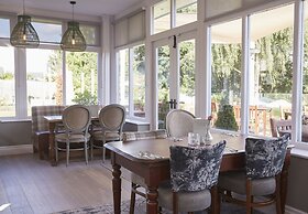 Riverside Shrewsbury by Chef and Brewer Collection